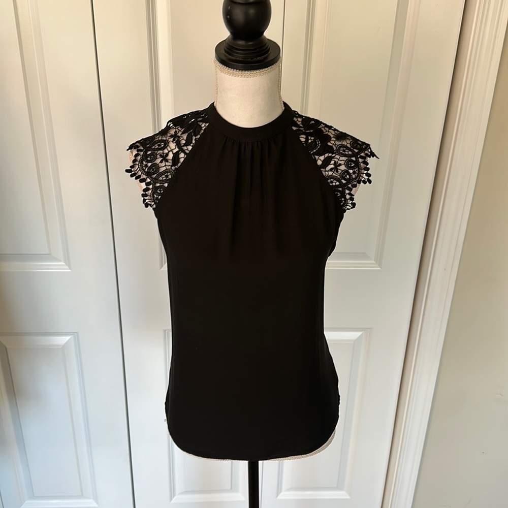 Cut out lace cap sleeve top
